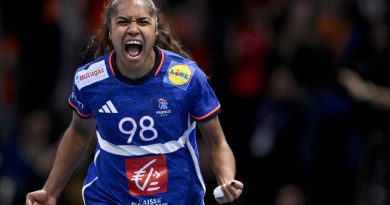 Handball : les Bleues, portées par la Calédonienne Suzanne Wajoka, remportent le bronze au Mondial