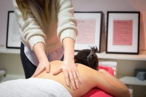 Idées cadeaux pour les personnes atteintes de cancer : offrez une séance de massage