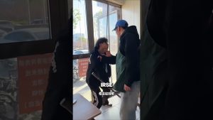 Il a feint la cécité avec humour 😂