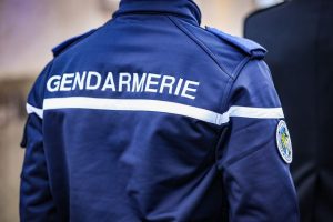 Il tire sur sa femme puis se suicide : un couple de 80 ans retrouvé mort
