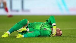 « Il y a une petite torsion » : pourquoi l’arbitre de Monaco-PSG n’a pas expulsé Camara malgré son terrible tacle sur Chevalier