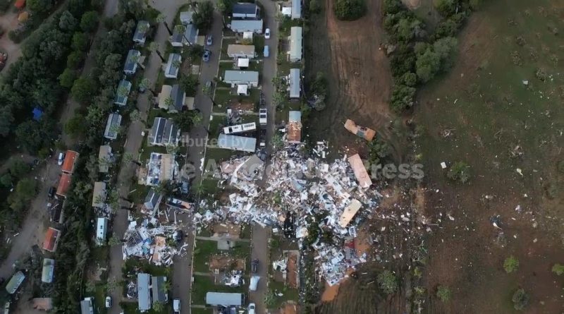 Images par drone révèlent les ravages d'une tempête en Algarve