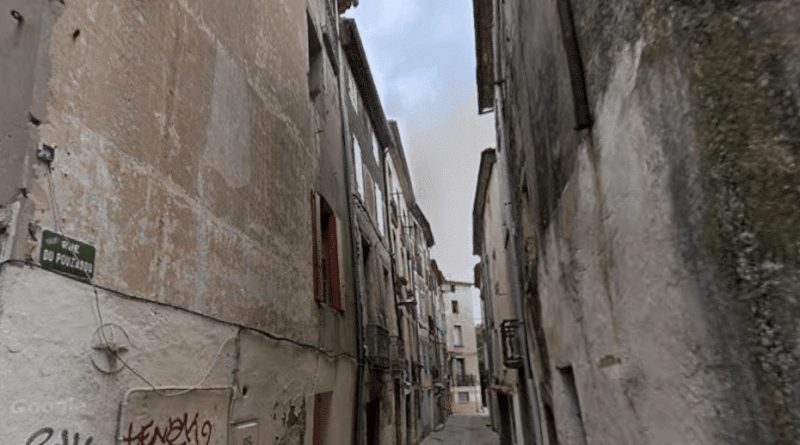 Incendie : une personne bloquée dans son appartement en feu, hospitalisée au CHU pour intoxication.