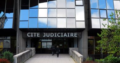 "J'ai une addiction au voyeurisme" : l'employé qui filmait des nageurs dans les vestiaires condamné à huit mois de prison avec sursis