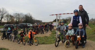 Jarnac : le club de VTT inaugure une piste de draisienne avec Emmeline Ragot