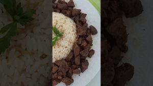 Kavurma et pilaf de riz : un délice à la grillade