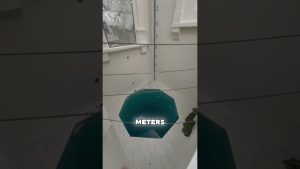 La Piscine la Plus Profonde du Monde : Éblouissante !