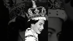 La Première Couronnement Royal Télévisé : Une Révélation ! 👑📺