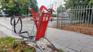 La Verrière : la police municipale ramasse les chariots abandonnés avant les fêtes du Nouvel An