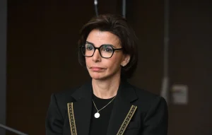 Trump promet une riposte après l’attaque par l’EI en Syrie sur des Américai…