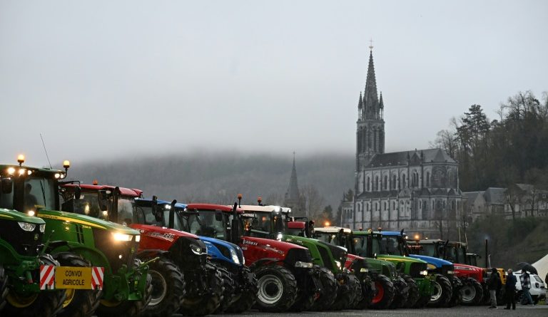 La mobilisation agricole faiblit mais pas de "trêve" à l'approche de Noël