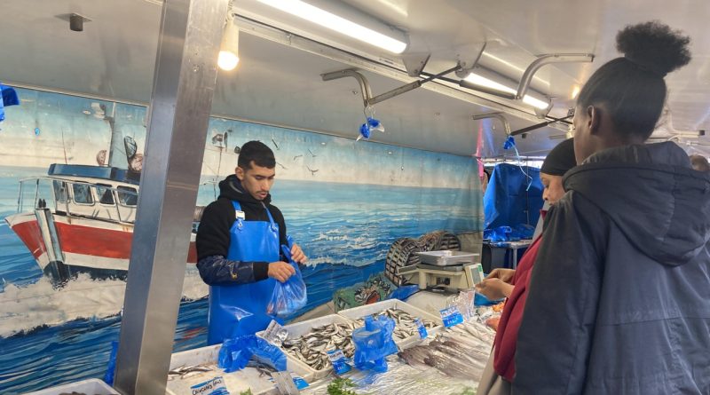 La pêche aux clients se porte bien sur les marchés de Blois