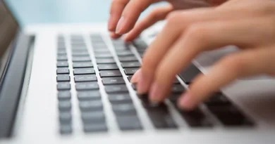 La police montre son humanité : une interprétation révélatrice - RSS - Robinson Sheppard Shapiro