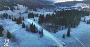 La station des Bugnenets-Savagnières a pu ouvrir grâce à son nouveau système d'enneigement | RTS