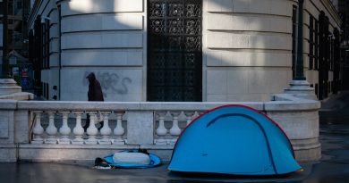 Urgence hivernale : le plan grand froid déclenché à Paris et en Île-de-France face à la vague de gel, nouvelles places d’hébergement ouvertes en urgence BFM