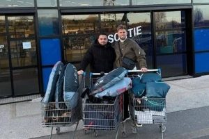 "L'action n'était pas calculée" : l'athlète Jimmy Gressier distribue des vêtements chauds à des sans-abri