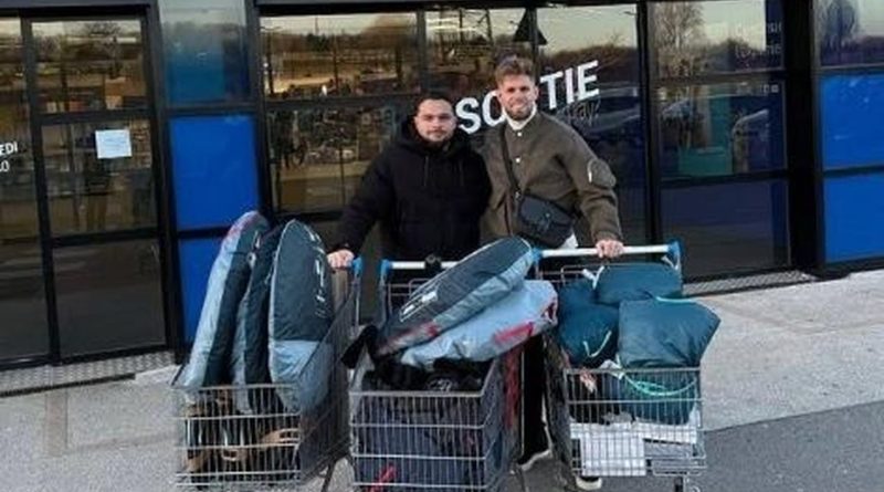 "L'action n'était pas calculée" : l'athlète Jimmy Gressier distribue des vêtements chauds à des sans-abri