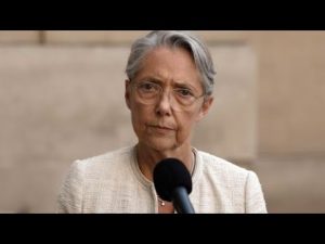 « L'ancien Premier ministre bloqué dans son vote sur les retraites »