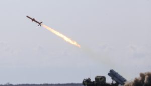 L’armée ukrainienne mise sur des missiles et une artillerie de nouvelle génération, dont le Neptune à longue portée et le canon tracté Marta