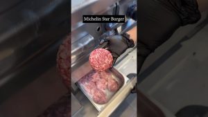 Le Burger Unique Étoilé au Guide Michelin
