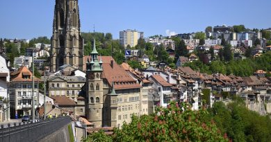 Le Conseil d'Etat fribourgeois dit non à une caisse maladie publique cantonale | RTS