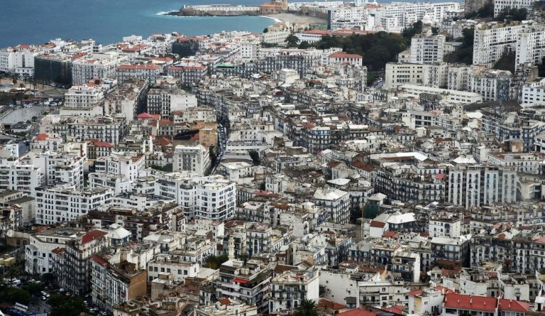 Le Parlement algérien vote sur un texte qualifiant la colonisation française de "crime d'Etat"