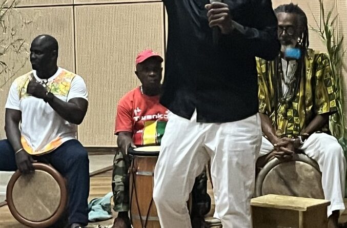 Le comédien Gilbert Laumord a présenté au public la « méthode léwòz »