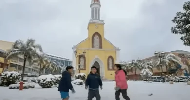 Le réveillon de Noël à Tahiti sous la neige...artificielle : merci l'IA !
