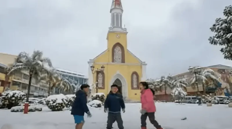 Le réveillon de Noël à Tahiti sous la neige...artificielle : merci l'IA !