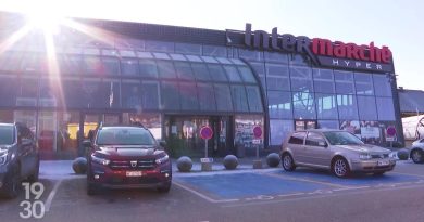 Le tourisme d'achat résiste aux mesures douanières | RTS