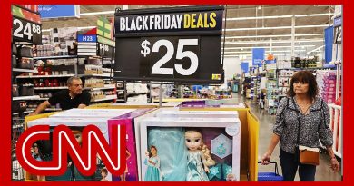 Les Américains se préparent pour des soldes record ce week-end Les Américains se préparent pour les bonnes affaires des fêtes