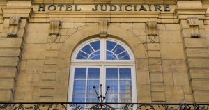 Les avocats stagiaires neuchâtelois verront leur salaire presque doubler | RTS