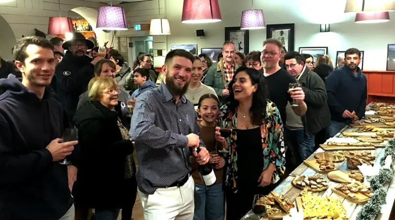 Les nouveaux boulangers de Saint-Rome-de-Tarn régalent leurs premiers clients