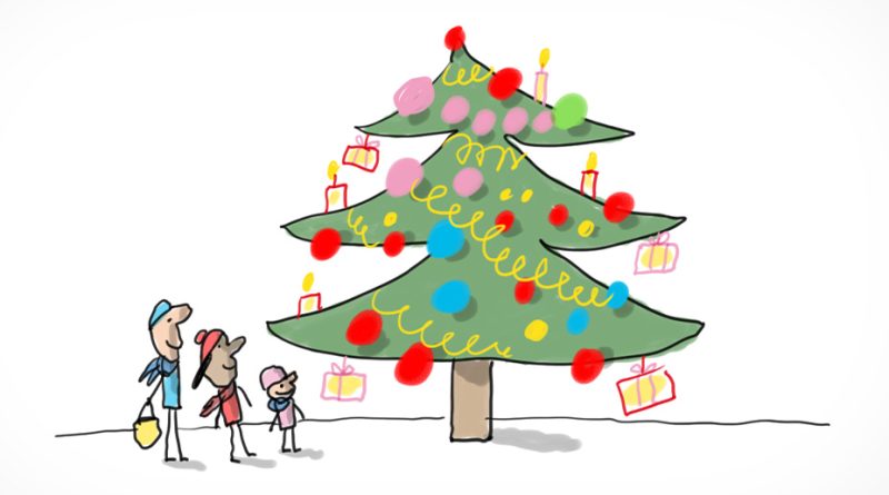 Trois enfants, emmitouflés dans leurs bonnets et leurs écharpes, admirent un très grand sapin de Noël décoré de guirlandes, de bougies et de boules.