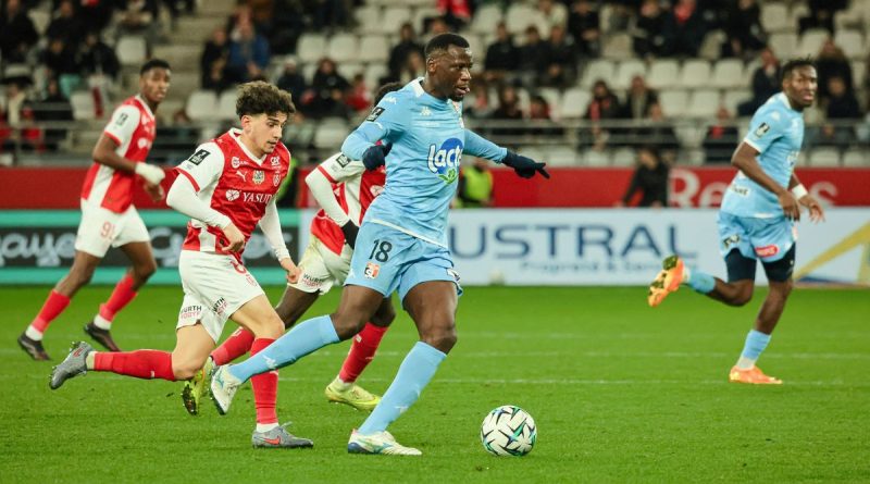Ligue 2 : le Stade Lavallois surclassé par une pétillante équipe de Reims  - ICI