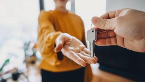 Louer, acheter, investir : les pros décryptent un marché tendu et les solutions pour s’en sortir - ICI