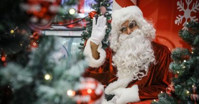 « Qui veut être Père Noël au smic ? Le costume rouge perd de son attrait avant les fêtes »