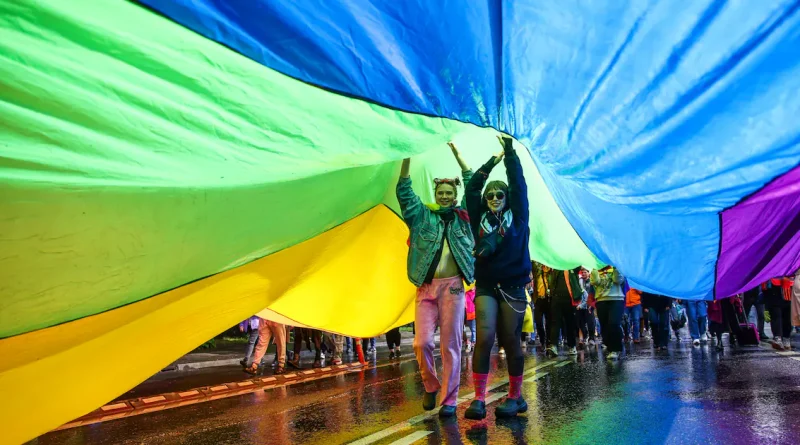 Mariage pour tous: la Cour de justice de l’UE oblige à reconnaître les unions intra-UE