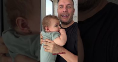 Mavie se vaccine contre le Sarampo et reste protégée ! Mavie reçoit son vaccin contre le sarampo et est protégée !