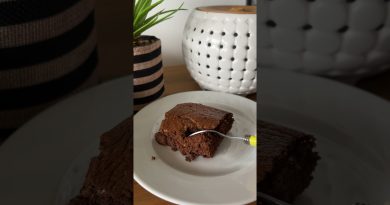 Découvrez le Moelleux Chocolat 2 Ingrédients qui Fait Craquer ! Moelleux au chocolat : recette facile à 2 ingrédients 🍫