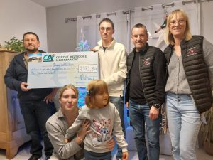 Mortainais. Un chèque de plus de 2 000 € des Jeunes de Bion aux Les yeux de Cloé