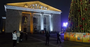 Moscou rouvre le théâtre de Marioupol, sans un mot pour le bombardement de 2022