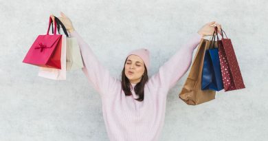 Noël à Nîmes : Le shopping cadeaux devient une aventure festive. Le témoignage de Béatrice Kaboré - ICI