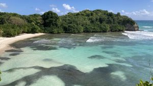 Noyade au Gosier : un septuagénaire décède sur la plage de l'Anse à Jacques