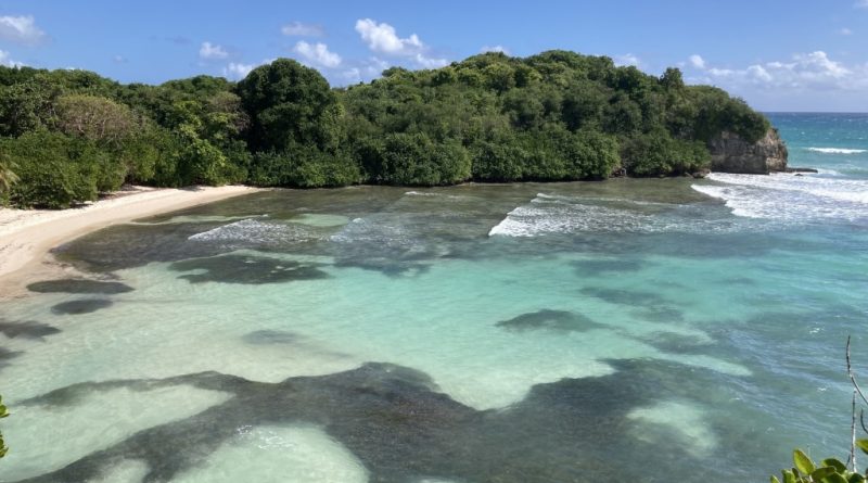 Noyade au Gosier : un septuagénaire décède sur la plage de l'Anse à Jacques