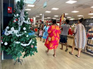"On fait plus attention" : les Calédoniens face aux dépenses de Noël