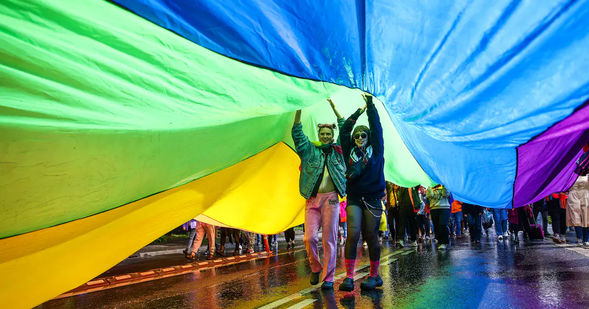 Mariage pour tous: la Cour de justice de l’UE oblige à reconnaître les unions intra-UE