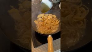 Pad Thaï Poulet : Recette rapide et facile à réaliser !