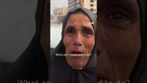 Palestiniens déplacés à Gaza : lutter contre la pluie dans les tentes