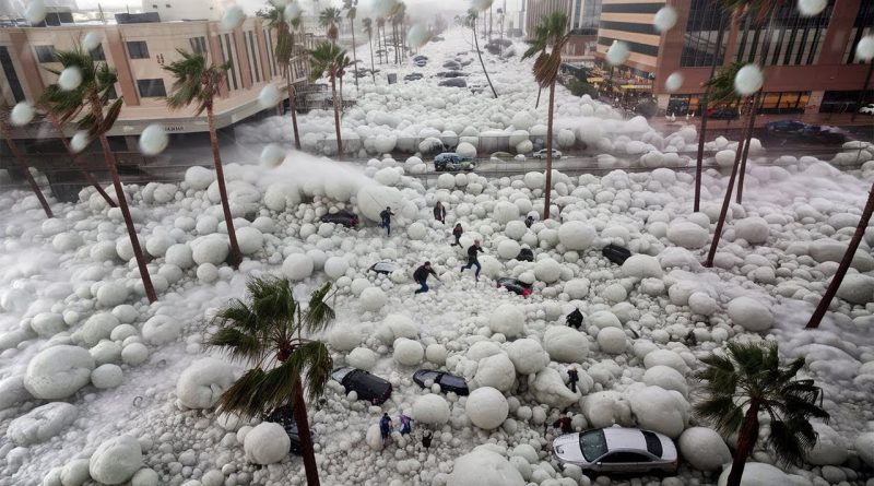 Phoenix paralysée par des milliards de grêlons en Arizona